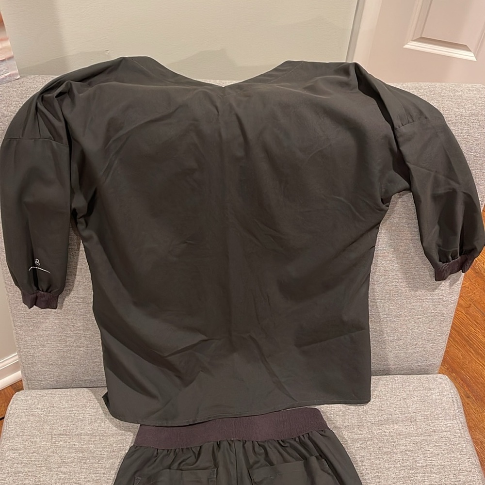 ✨Dolan Original Scrub set - Picture 7 of 8